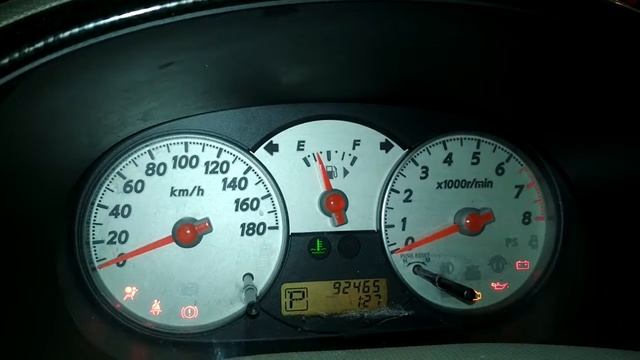 Панель Nissan March с тахометром. Ключ на старт.