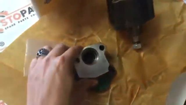 Oil pump RE35685 for John Deere engine; john deere engines and machinery spare parts supply смотреть онлайн