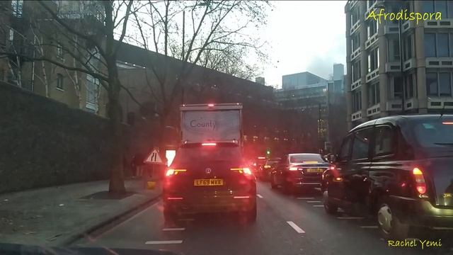 Driving Through The London Tower Bridge. The Grade I listed bridge in London, смотреть онлайн