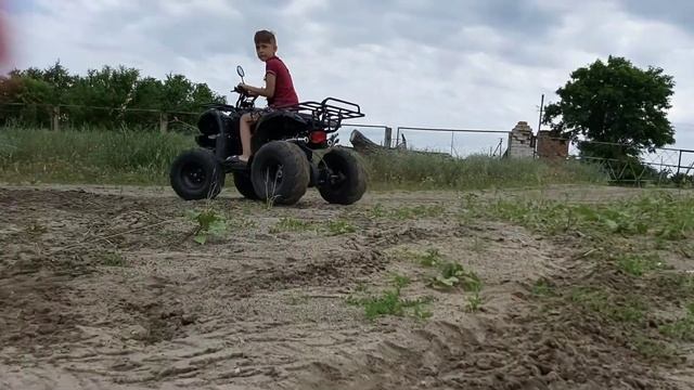 Нашли лужу.Поуши в грязи, квадроцикл и грязь.Немного дрифта смотреть онлайн