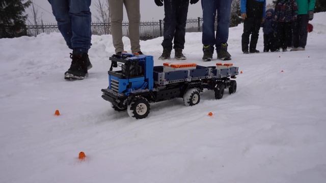LEGO Technic Rig & Roll Competition: Snow Runner 4K смотреть онлайн
