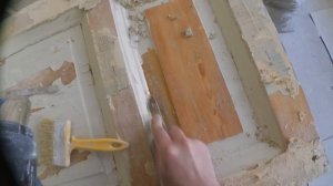 1. Строительным феном масляную краску снять почистить с двери. Реставрация старых деревянных дверей