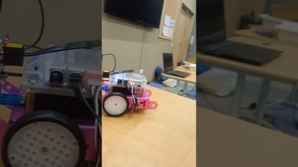 Даниил проходит тему логическое "и" и "или" с помощью современного робота MBOT robo-lada.ru