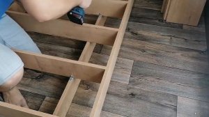 Двуспальная кровать. Как собрать кровать своими руками.