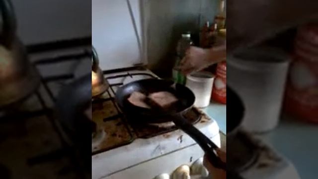 как жарить хлеб + соус смотреть онлайн