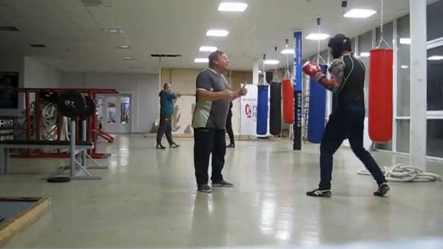 Занимайтесь БОКСОМ !!! "Школа Магдиева", Таганрог смотреть онлайн