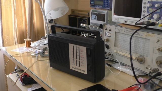Радиоприёмник Альпинист 320. Небольшой ремонт. смотреть онлайн