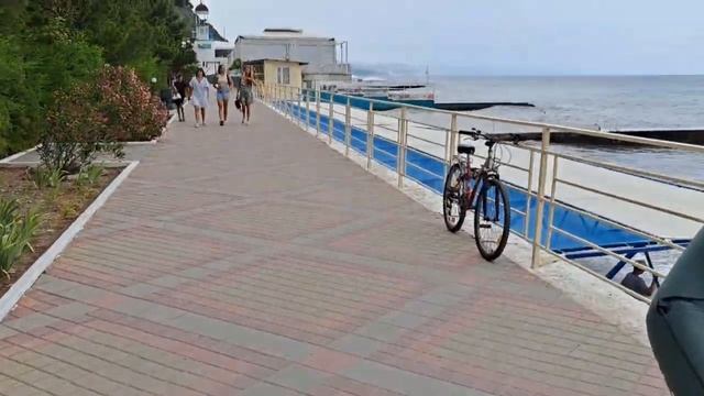 Алушта.САМЫЕ Чистые ПЛЯЖИ на Восточной Набережной.Иду через Туннель на ПЛЯЖ. смотреть онлайн