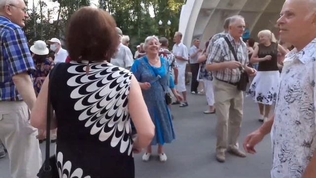 И ПОХОДКОЙ ГОРДОЙ ДАЛЬШЕ ПОПЛЫЛА! ТАНЦЫ ХАРЬКОВ СЧАСТЛИВЫЕ МОМЕНТЫ смотреть онлайн