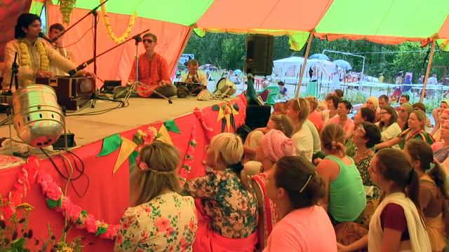 Битту Маллик в пандале Кришна ленд мастер класс по пению смотреть онлайн