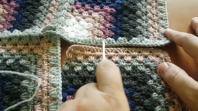 Соединение - Покрывало 3D- крючком - Часть 2 /// Плед 3D крючком #вязание #вязаниекрючком #crochet смотреть онлайн