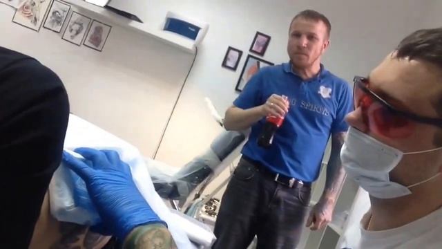 Лазерное удаление татуировки смотреть онлайн