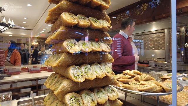 ISTANBUL TURKEY 2023 HEART OF CITY CENTER ON WEEKEND ISTIKLAL STREET WALKING TOUR | 4K UHD 60FPS смотреть онлайн