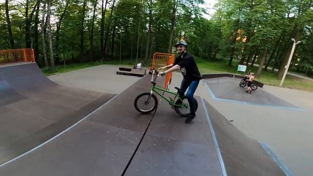 Учу трак. Лёньчик в ярости. Скейт парк Сергиев Посад