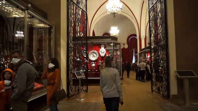 «Рыцарский зал» Оружейной палаты Московского Кремля смотреть онлайн