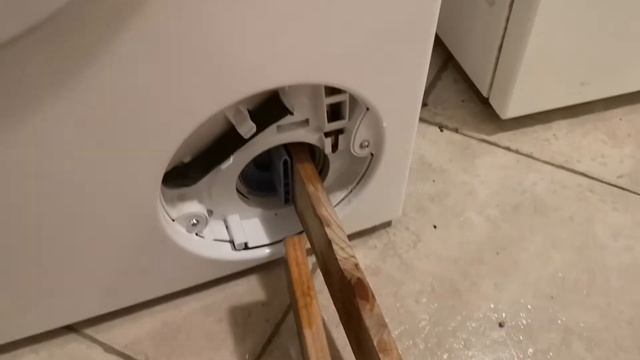 Ошибка Е18 (E18) стиральной машины Bosch, засорился слив смотреть онлайн