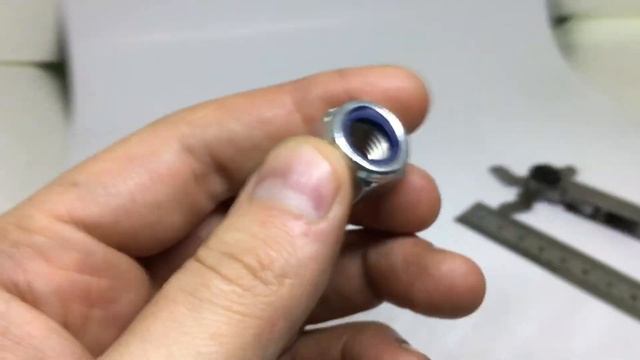 Гайка самоконтрящаяся М12 х 1.5 с тефлоном смотреть онлайн