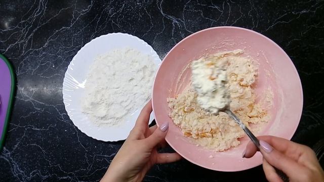 Готовим пышные сырники с курагой!!! смотреть онлайн