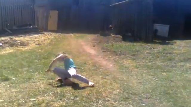 Клёво танцует смотреть онлайн