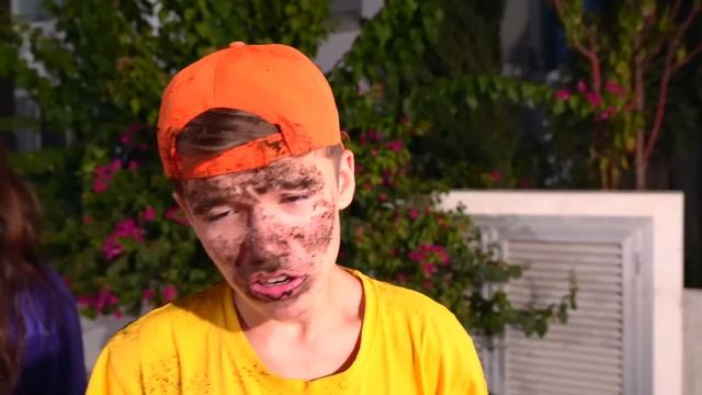 50 СЕКРЕТНЫХ БАССЕЙНОВ ! Только ОДИН тебя СПАСЕТ ! смотреть онлайн