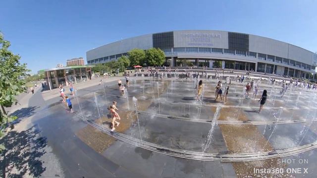 Фонтан на Крымской набережной в Москве смотреть онлайн