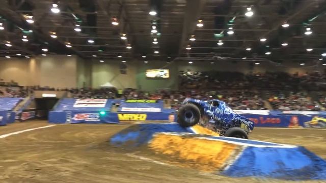 Monster Jam Reno 2016 Freestyle- Blue Thunder смотреть онлайн