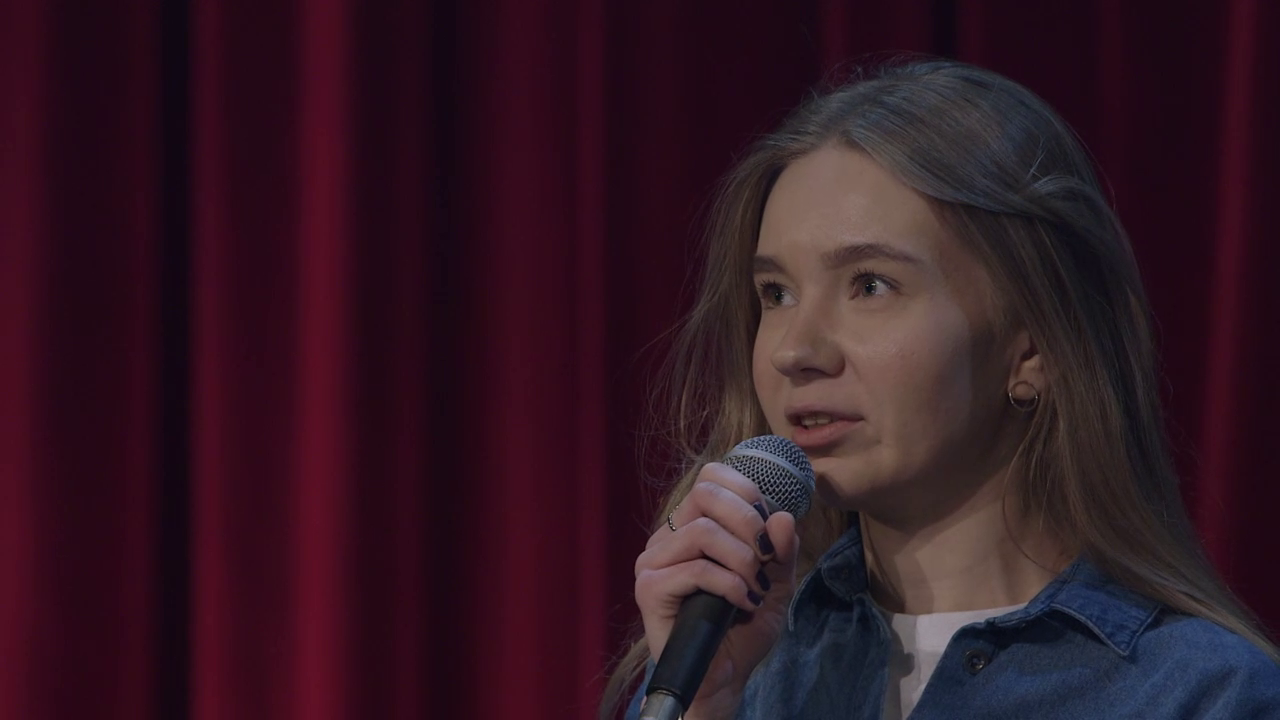 Оля Карзакова - О своей внешности, плацкарте и маньяке смотреть онлайн