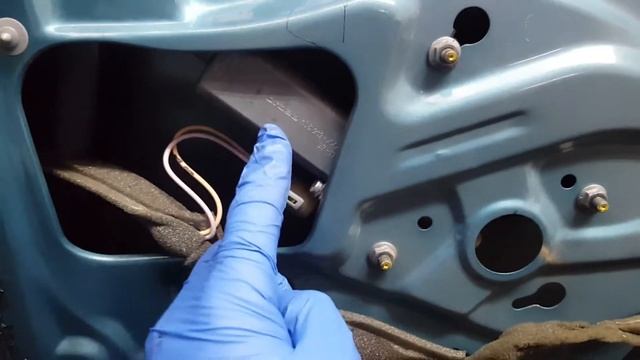 Renault Clio inner door cover removal and window problem fix. смотреть онлайн