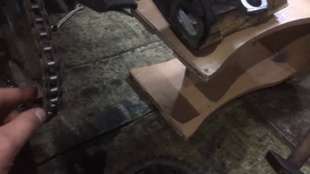 Как снять заднее колесо на Ymaha YZF R6S 2006