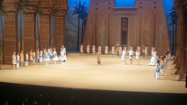 At the Bolshoi, Moscow смотреть онлайн