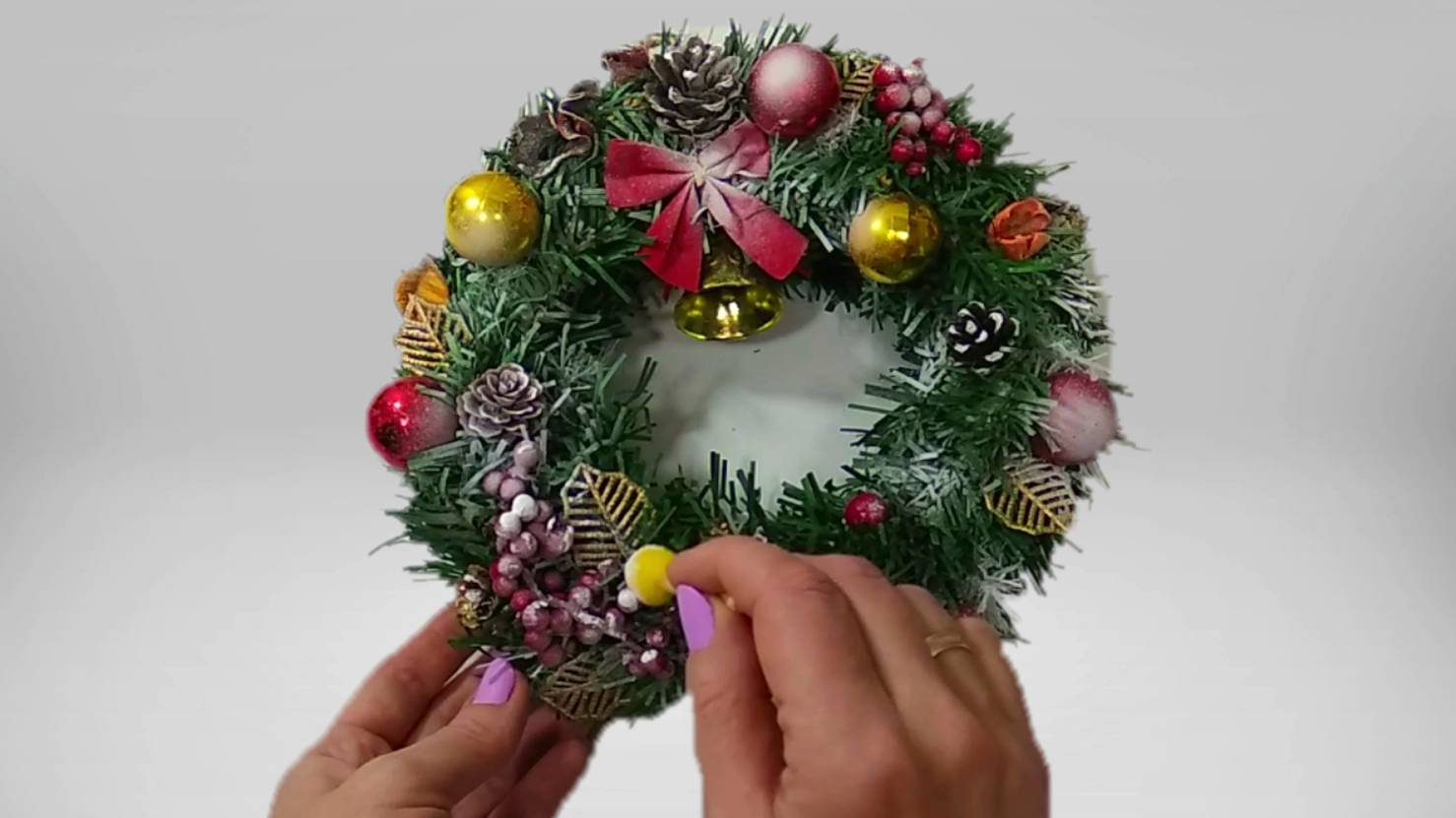 Рождественский венок. Новогодние поделки. DIY. смотреть онлайн