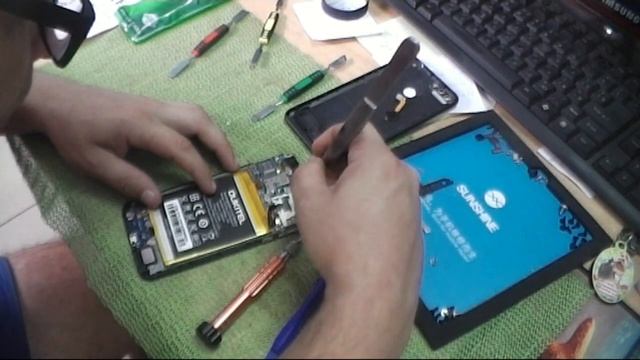 Разборка, сборка, замена дисплейного модуля на смартфоне oukitel u20plus смотреть онлайн