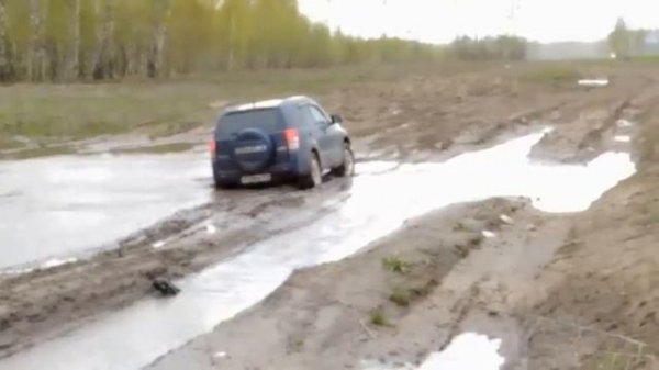 Off road Suzuki Grand Vitara и Nissan Safari