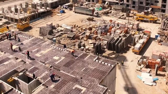 Ролик о строительстве жилого комплекса «Солнечный» в Екатеринбурге (видеоотчет за май 2017 г.) смотреть онлайн