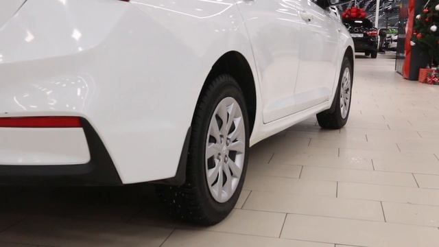 Hyundai Solaris (БЕЛЫЙ) смотреть онлайн