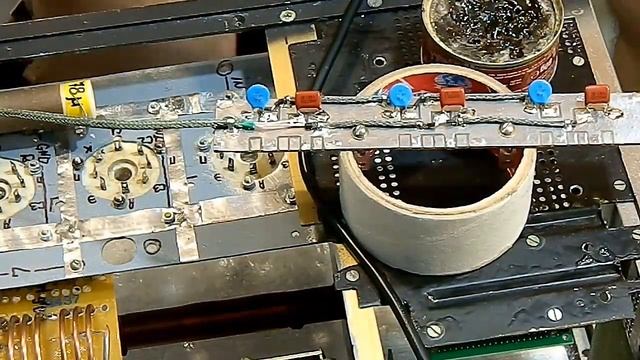 КВ усилитель мощности на 3-х лампах ГУ-50. Сборка после покраски. Подаём накал. смотреть онлайн