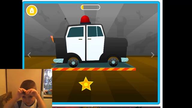 Малыш психует и орет- не получается собрать машину,Kid flips out and yells - you can't get the car