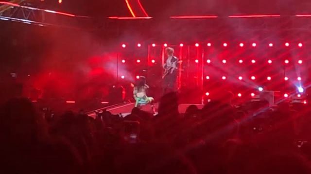 Wango Tango 2019 - Halsey ft. YUNGBLUD смотреть онлайн