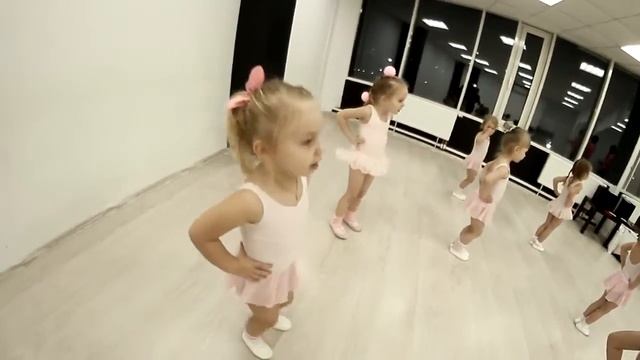 Группа по современной хореографии 3 4 года препод Мария Печалина смотреть онлайн