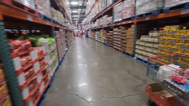 Целый день в магазинах COSTCO & WINCO FOODS С Мамой и Мужем смотреть онлайн