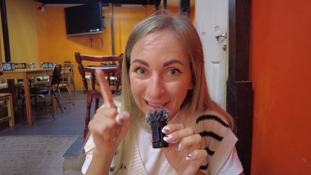 🇲🇽RUSOS PROBANDO LOS FAMOSOS CHAMORROS de COYOACAN MÉXICO | PROBANDO COMIDA CALLEJERA MEXICANA смотреть онлайн