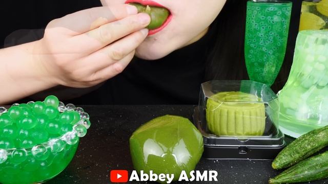 ASMR GREEN DESSERTS HONEY JELLY, MOCHI, MOONCAKE CANDY DRINKING SOUNDS 신기한 물 먹방 EDIBLE EATING SOUND смотреть онлайн
