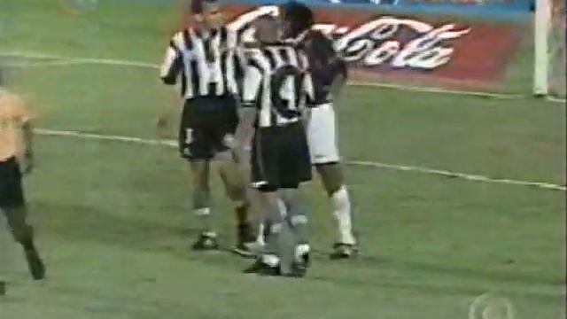 abel el murcielago lobaton goles en atletic paranaense (ovacion año 2000) смотреть онлайн