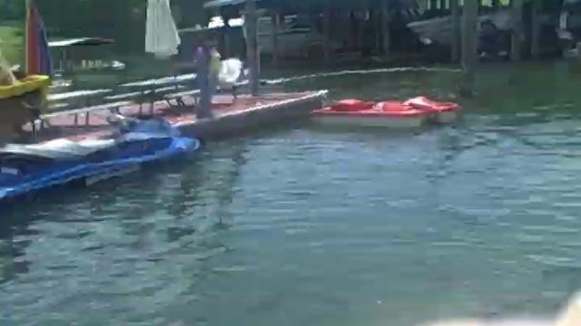 Kid Falls In Fish Frenzy смотреть онлайн