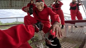 PARKOUR VS MONEY HEIST! 12
