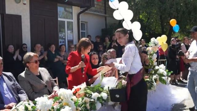 Последний звонок в СОШ №2 им.Героя России Магомеда Нурбагандова смотреть онлайн