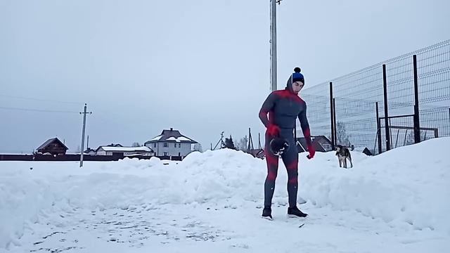 Как я тренируюсь в суровых условиях.Тренировка плеч и спины. смотреть онлайн