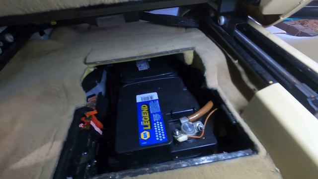 Mercedes-Benz GL450 Battery Replacement смотреть онлайн