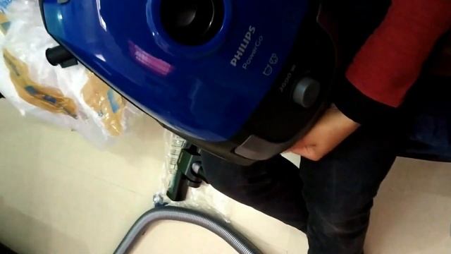 Philips Vacuum Cleaner unboxing and Demo video смотреть онлайн