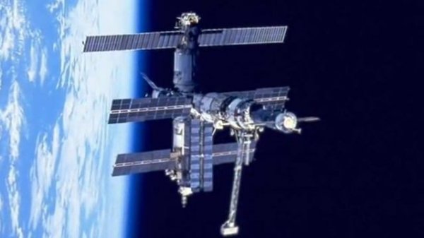 Земля в илюминаторе